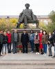 М.Жұмабаев ескерткішіне гүл шоқтары қойылды