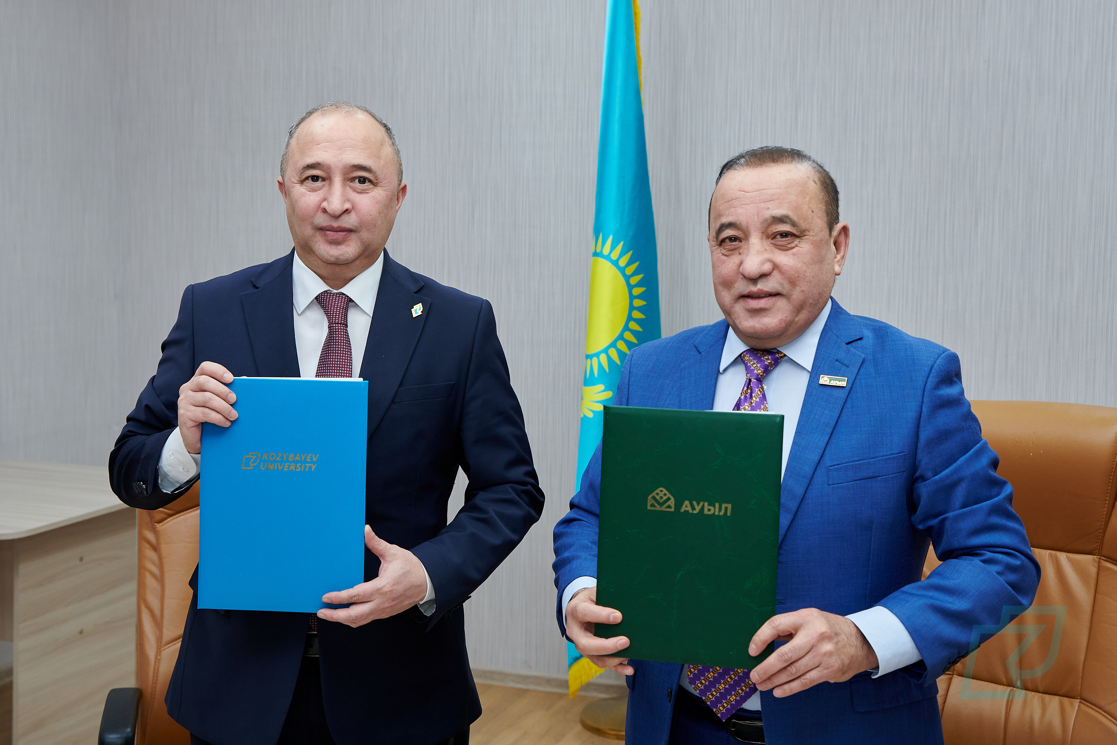 Түлектерді жұмысқа орналастыруға баса көңіл бөлеміз