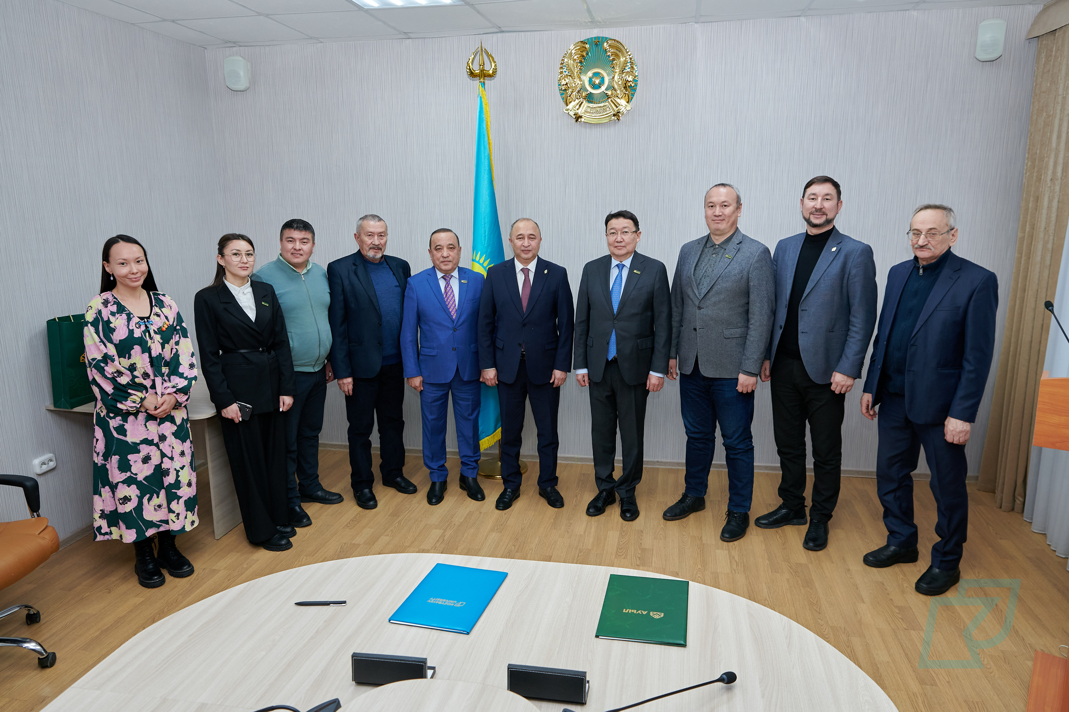 Түлектерді жұмысқа орналастыруға баса көңіл бөлеміз