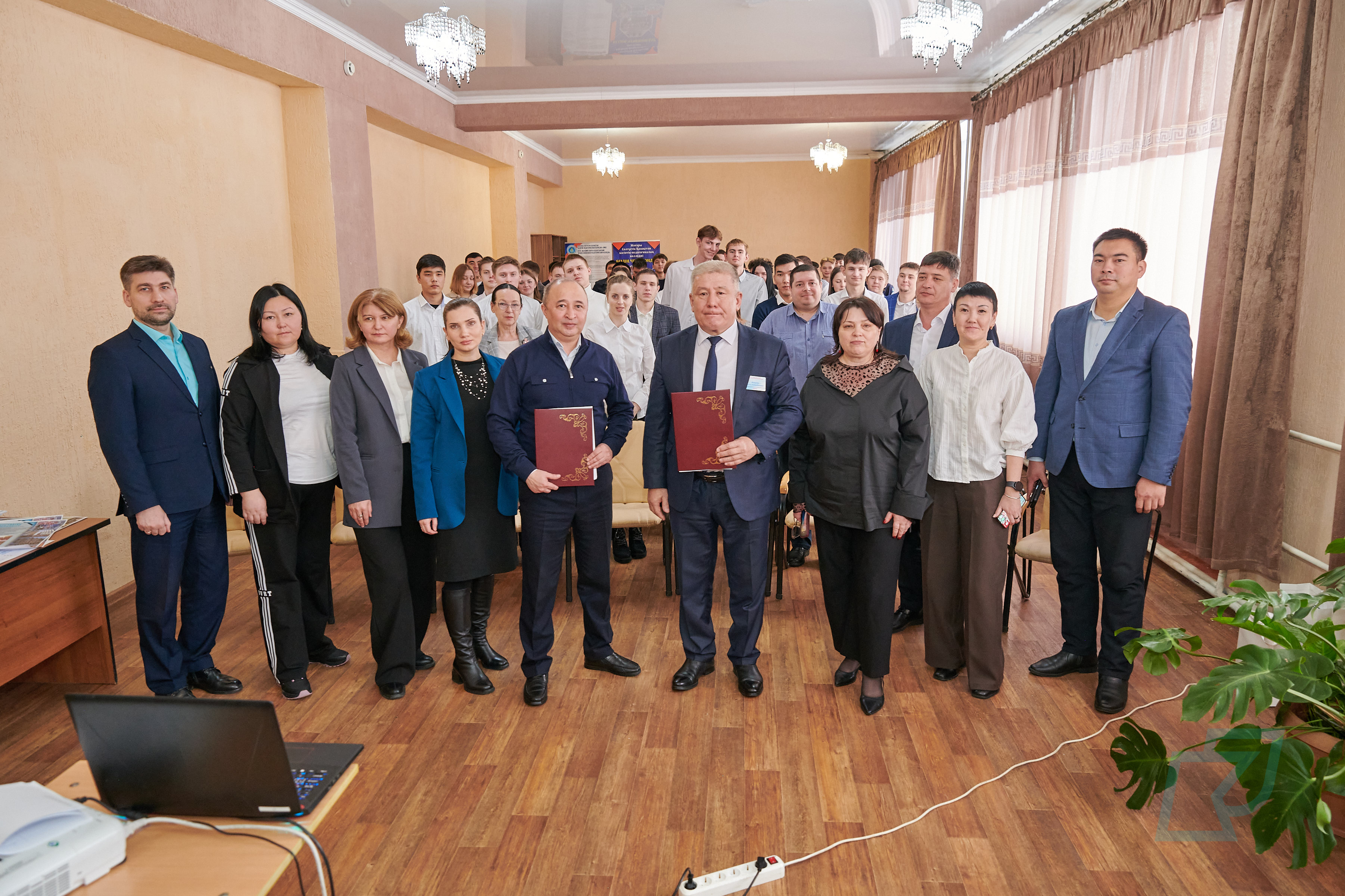 Колледж түлектері үшін дуальды оқыту
