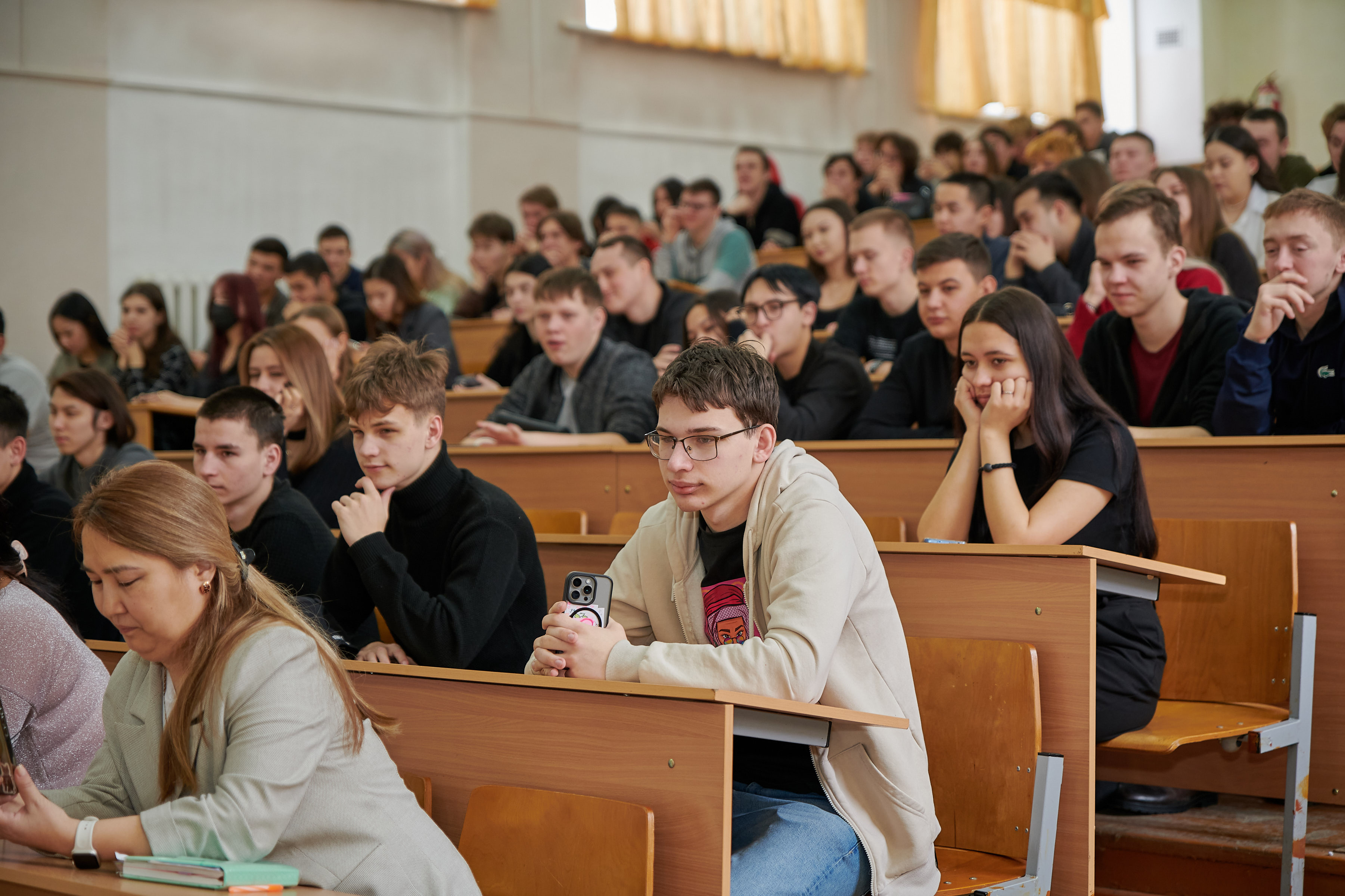 Четвероногие герои: как служебные собаки помогают в борьбе с наркотиками
