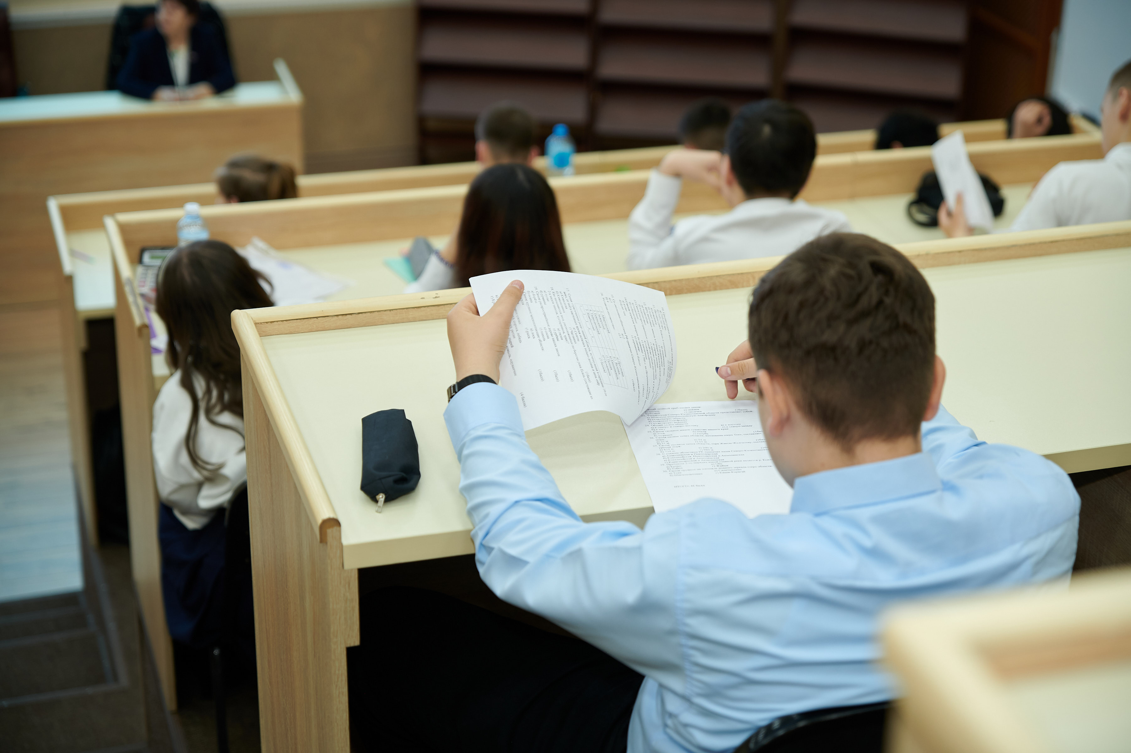 Мектеп оқушылары білімдерін тексерді