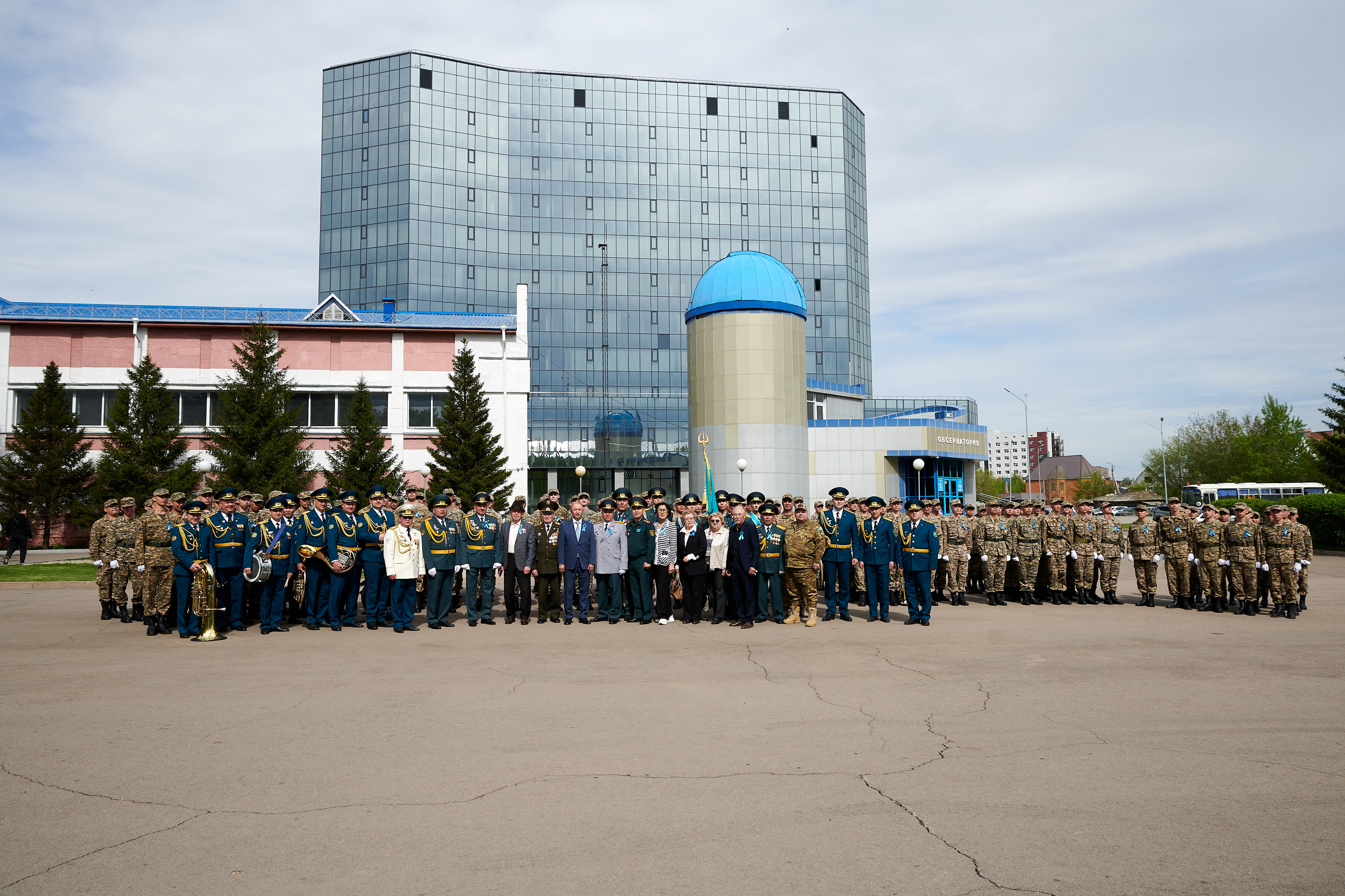 Отан қорғаушылар мен Жеңіс күніне мың тағзым!