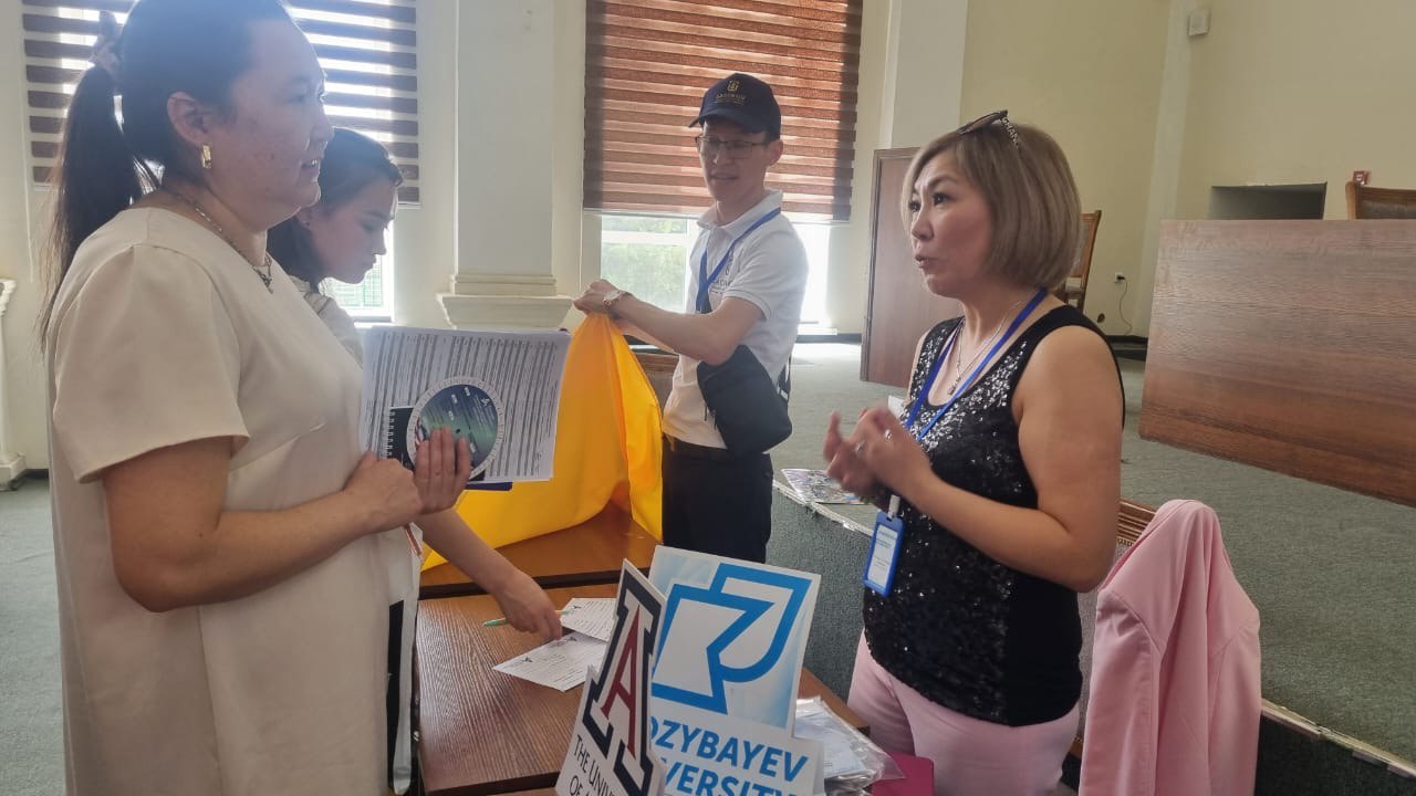 Қозыбаев университеті Өзбекстандағы қазақ жастарына болашақ мамандықтарын ұсынды