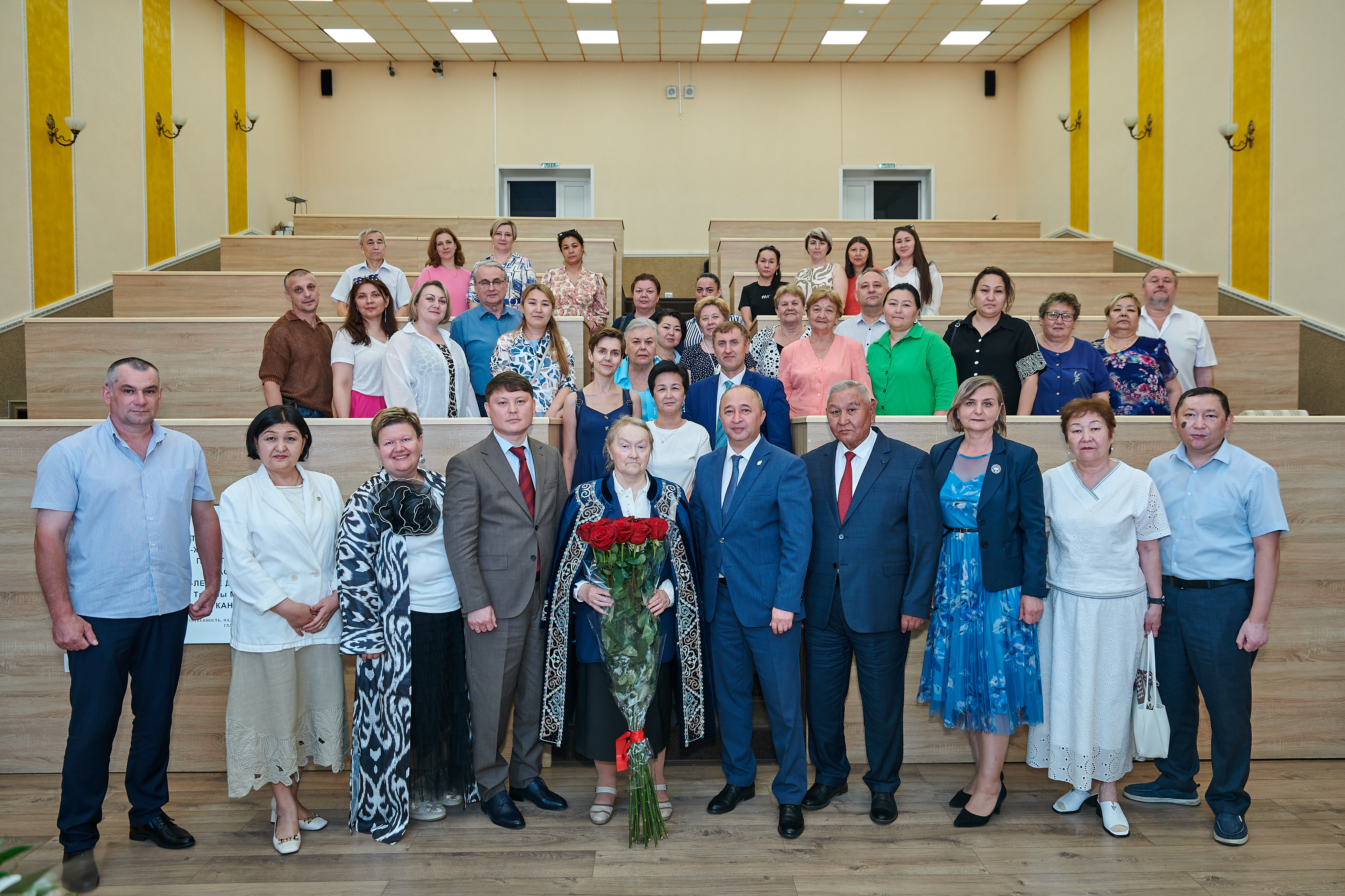 Тамара Михайловна, 80 жылдығыңызбен құттықтаймыз!