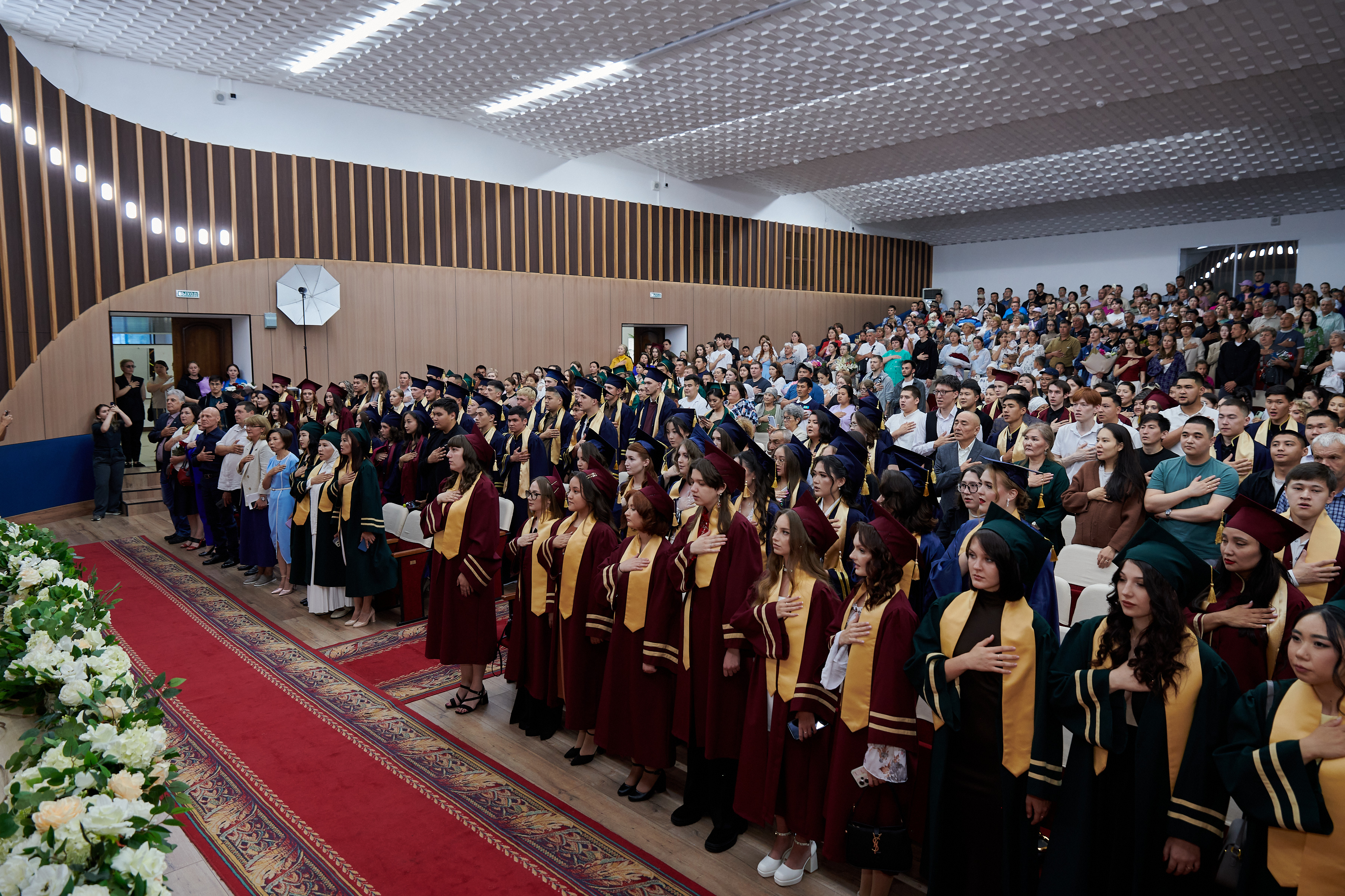 Первыми в этом году заветные дипломы получили выпускники  Педагогического факультета