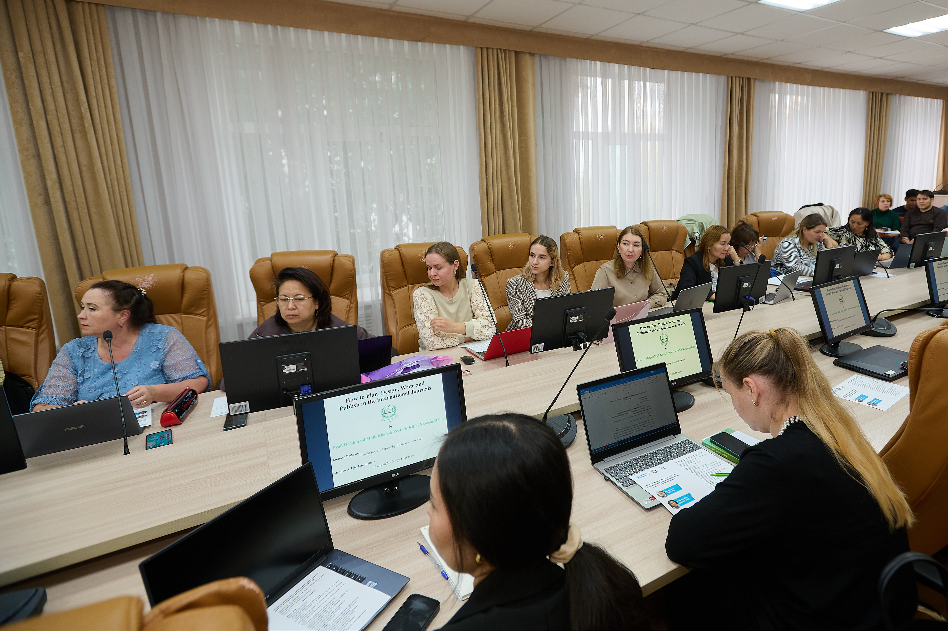 Как писать и публиковать статьи в Scopus: семинар учёных Пакистана