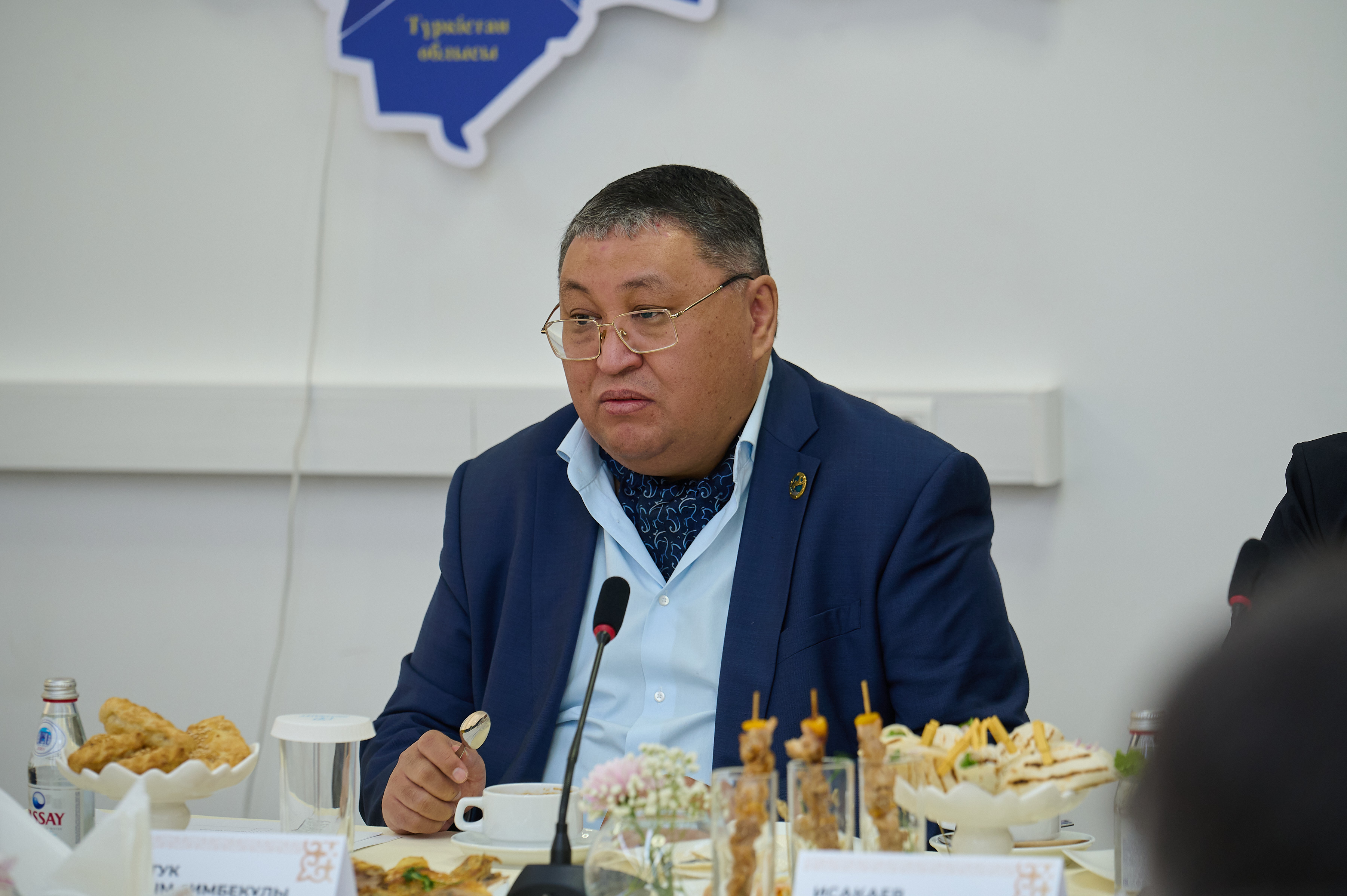 Ашықтық, серіктестік және даму