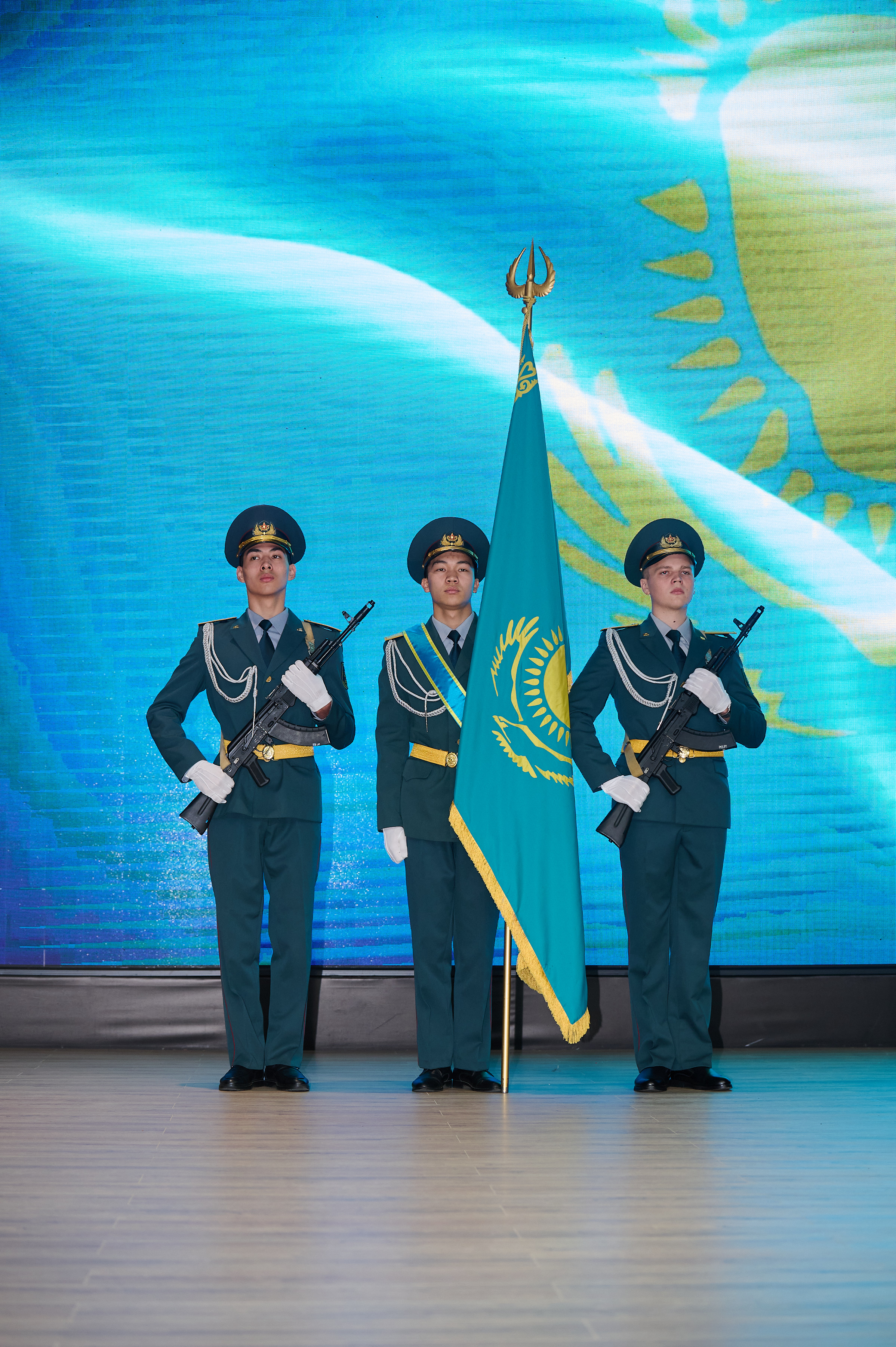 В Kozybayev University отметили День Республики Казахстан: признание заслуг и чествование лучших