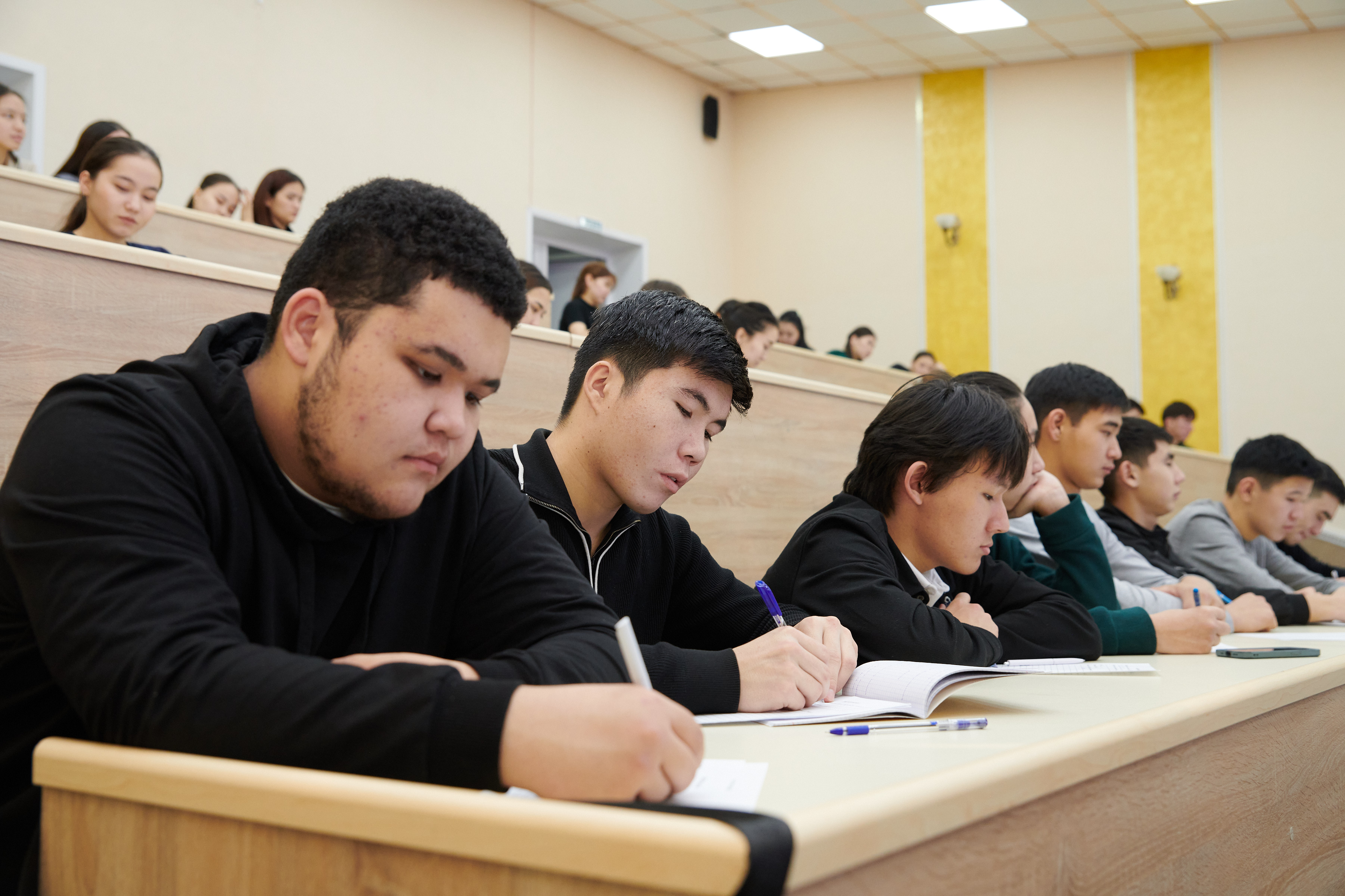Kozybayev University принял участие в «Национальном диктанте»