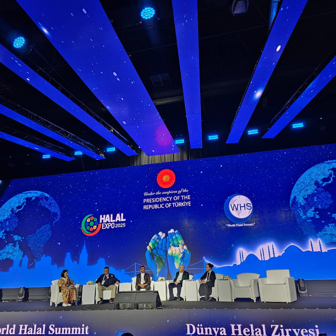 Центр агрокомпетенций Kozybayev University на World Halal Summit 2025 в Стамбуле