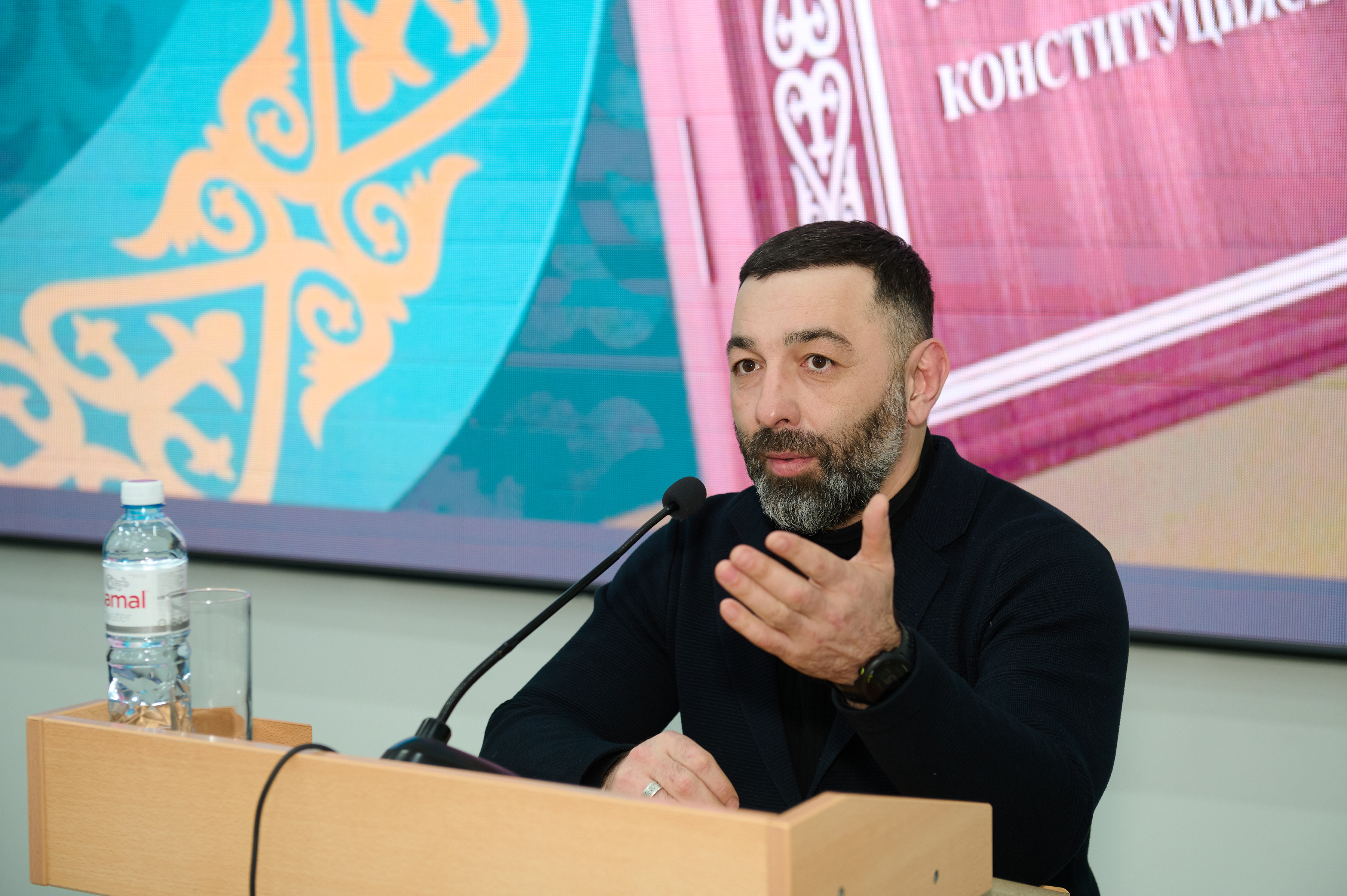 KU ұжымы жаңа Конституция жобасына қатысты пікір алмасты