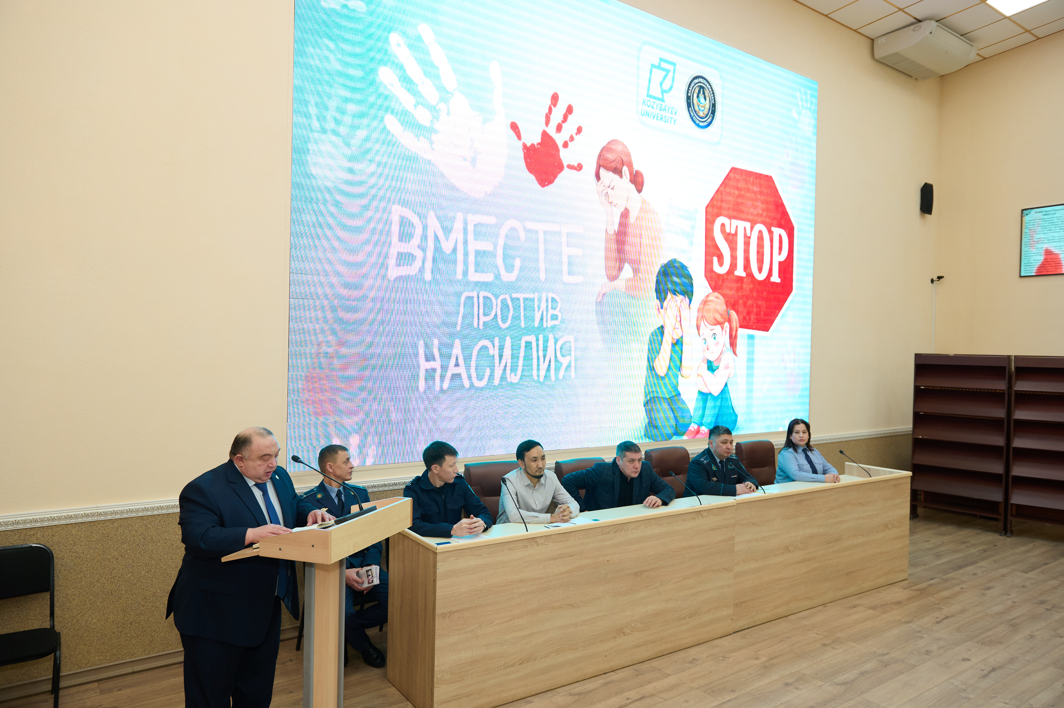Вопросы прав женщин и противодействия экстремизму обсудили со студентами