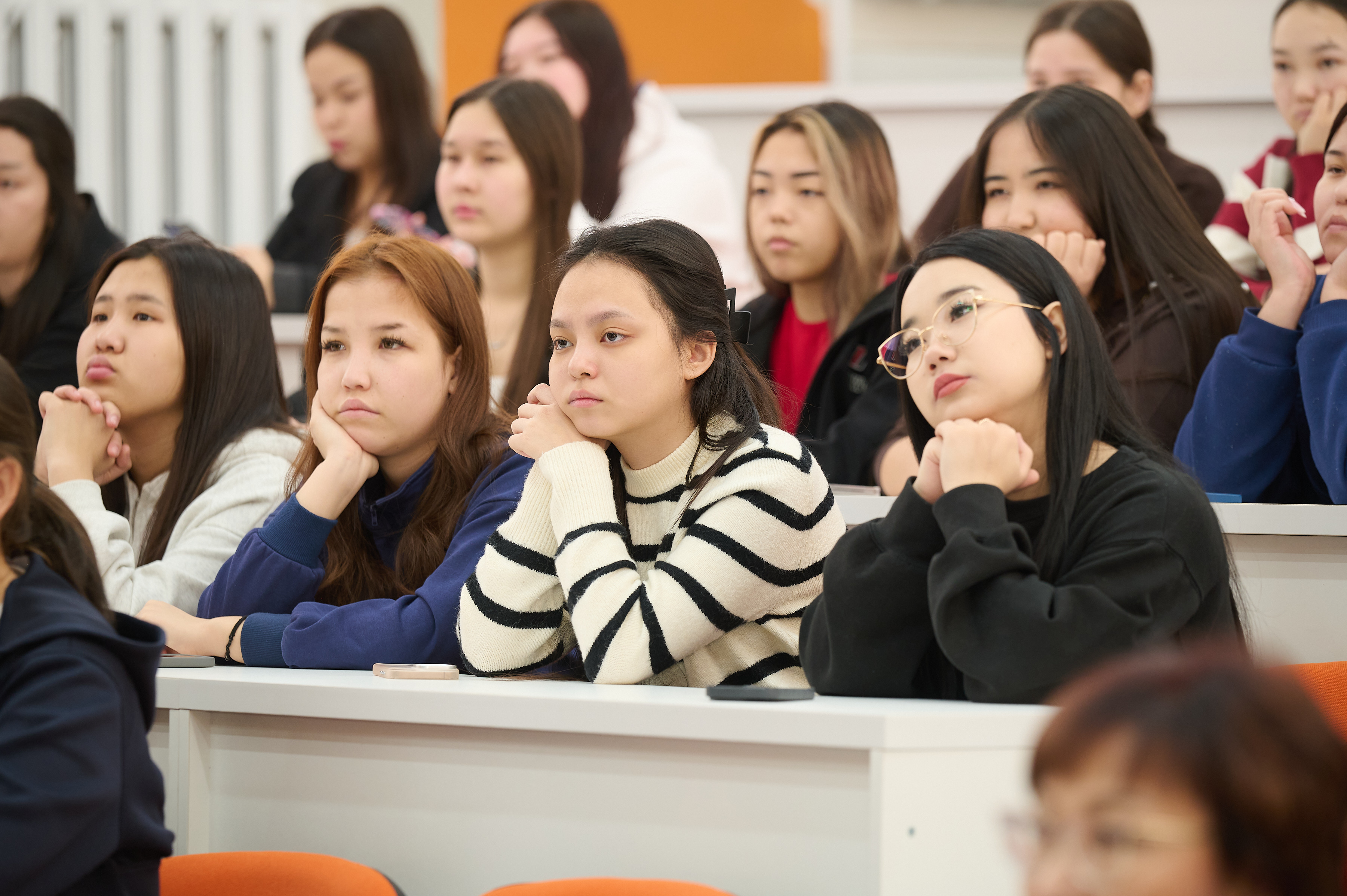 Профессор из Турции Хулия Ченгел прочитает лекции в Kozybayev University