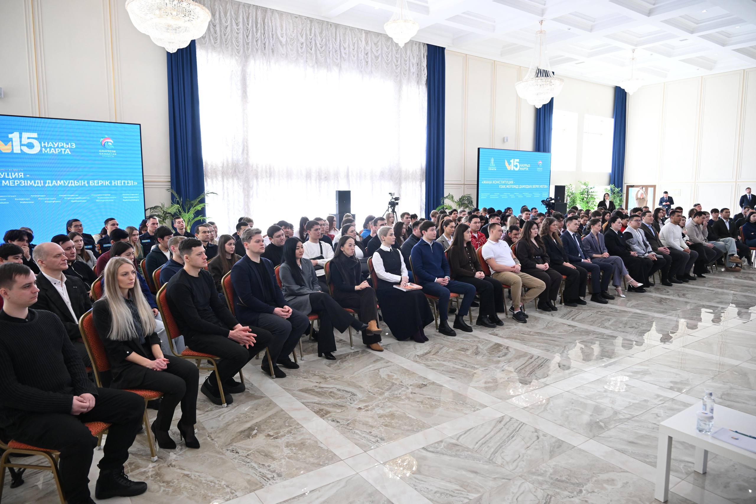 Наши студенты приняли участие во встрече с Председателем Сената