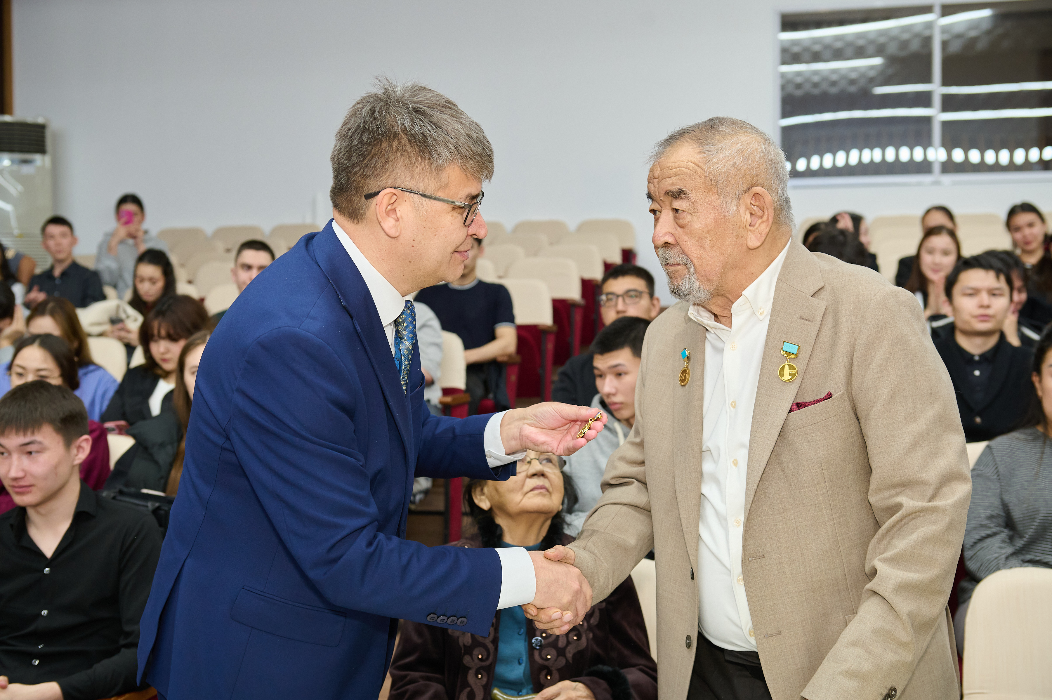 «Ұлытаудың ұлдары– ұлтым деген» атты республикалық студенттер айтысы өтті