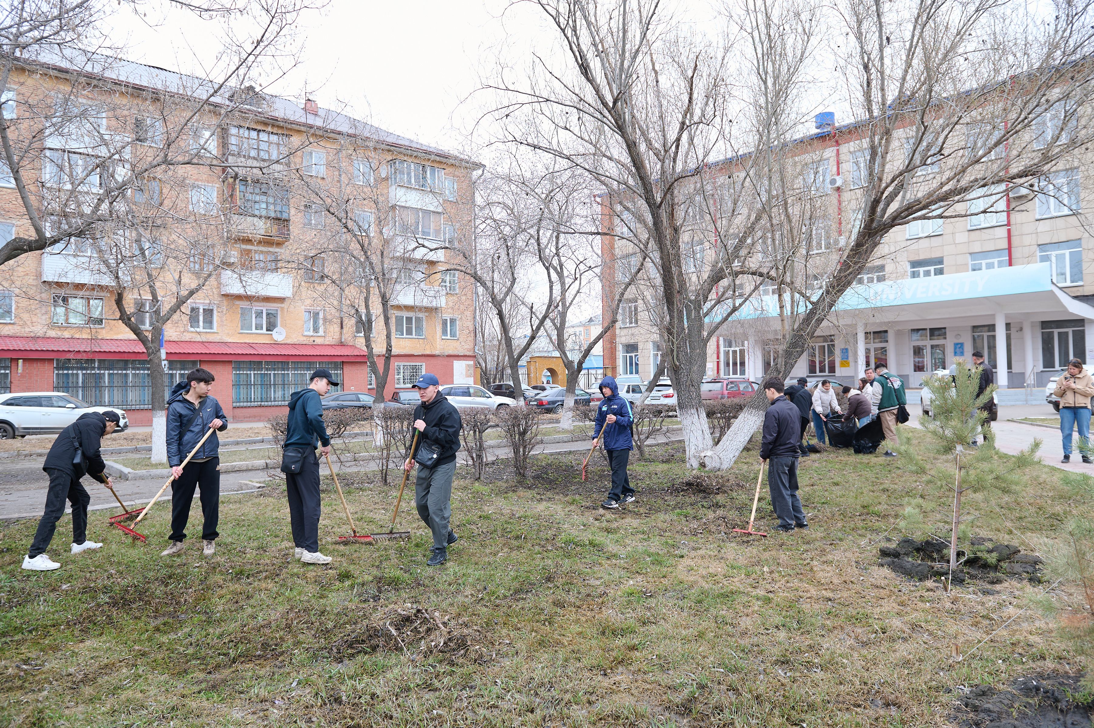 Мағжан Жұмабаев атындағы саябақта тазалық акциясы өтті