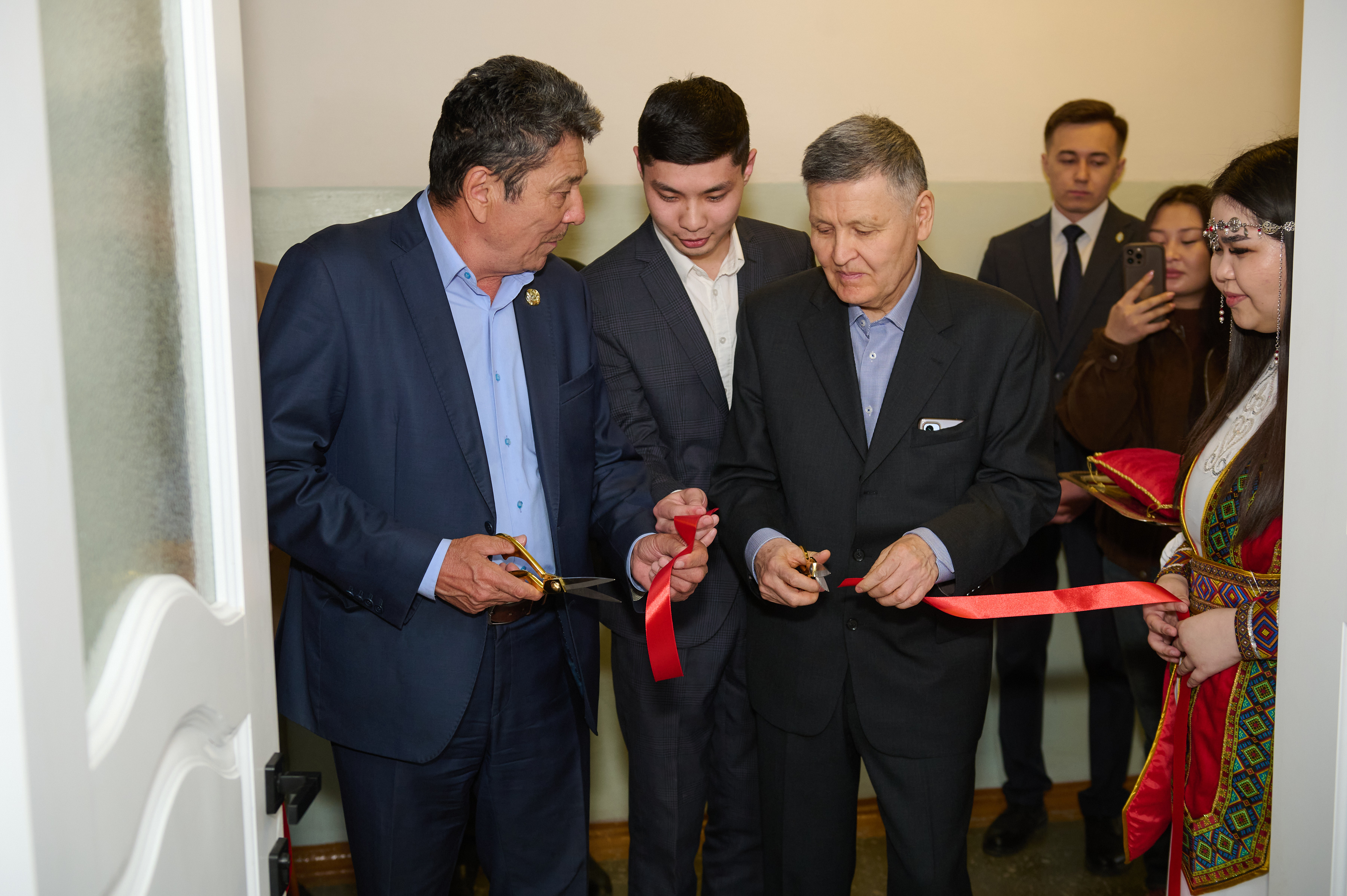 В Kozybayev University открыли два новых научных кабинета