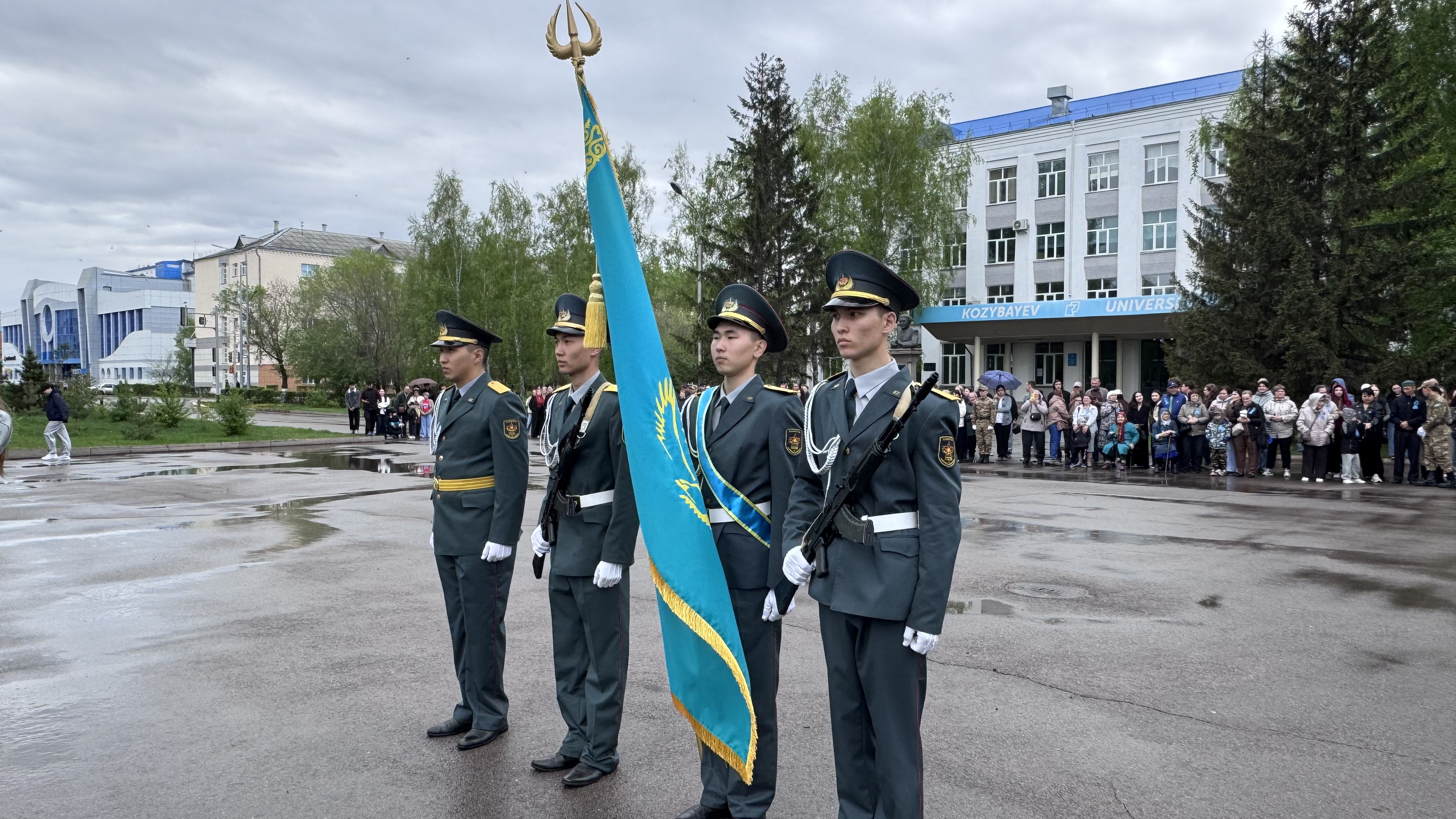 Отан Қорғаушылар Күні қарсаңында студенттер әскери ант қабылдады
