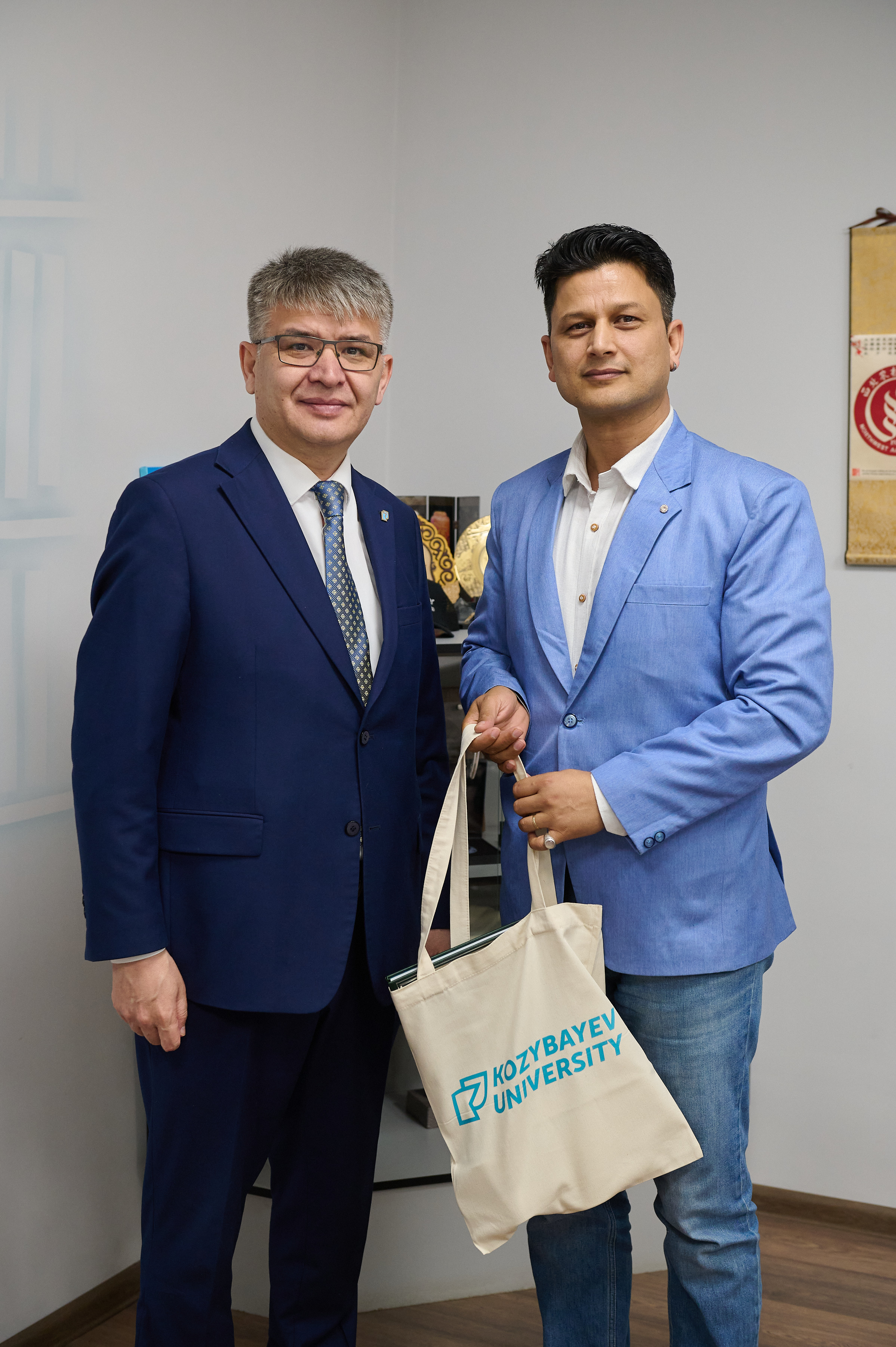 В Kozybayev University побывали представители Глобального университета О. П. Джиндала (JGU)