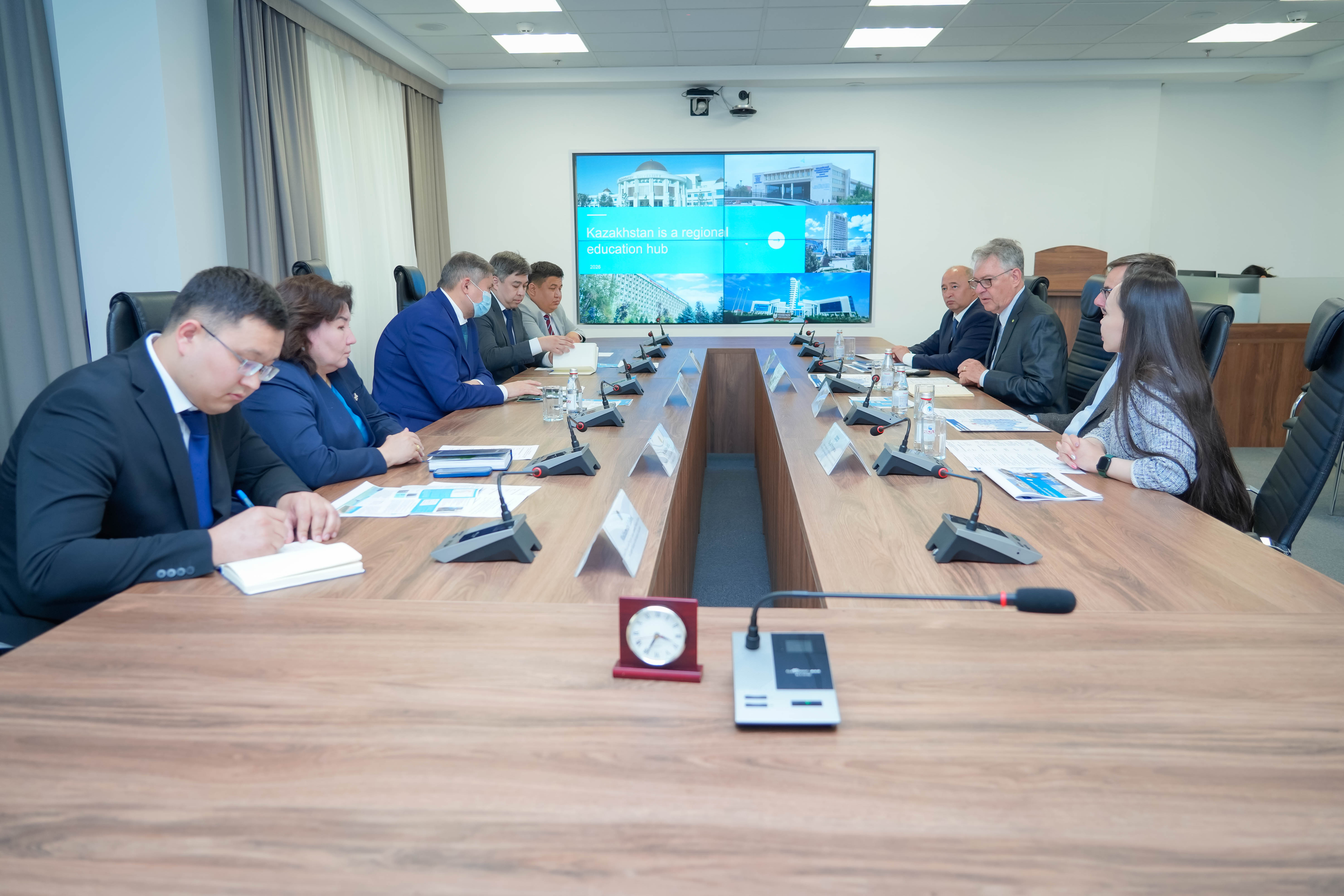 ҚР Ғылым және жоғары білім министрлігінде геномдық технологияларды дамыту перспективалары талқыланды