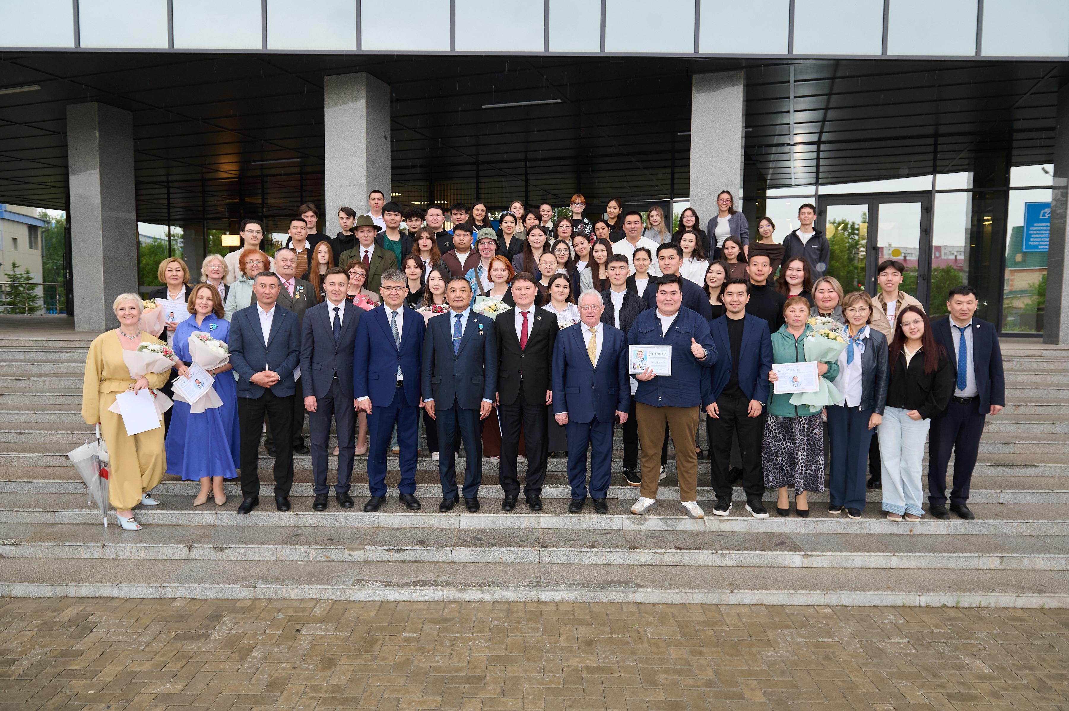 Человек, который видел Землю из космоса: в Kozybayev University состоялась встреча с Айдыном Аимбетовым