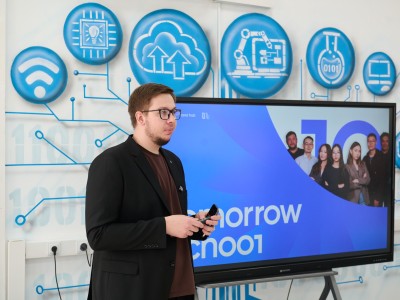Tomorrow School начала работу