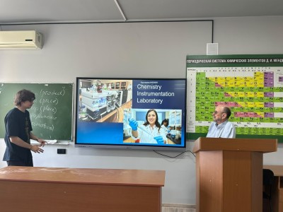 Профессор Университета Аризоны провел гостевую лекцию для студентов