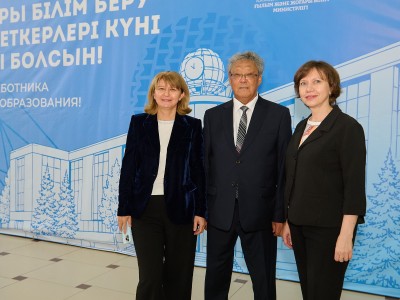 Қорытынды, марапаттар және ұрпақтар сабақтастығы: Kozybayev University-де ардагерлер, ұстаздар мен қызметкерлерге құрмет көрсетілді