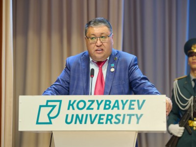 Қозыбаев университетінде Республика күні салтанатты түрде аталып өтті: марапаттар, жетістіктер және жаңа мүмкіндіктер