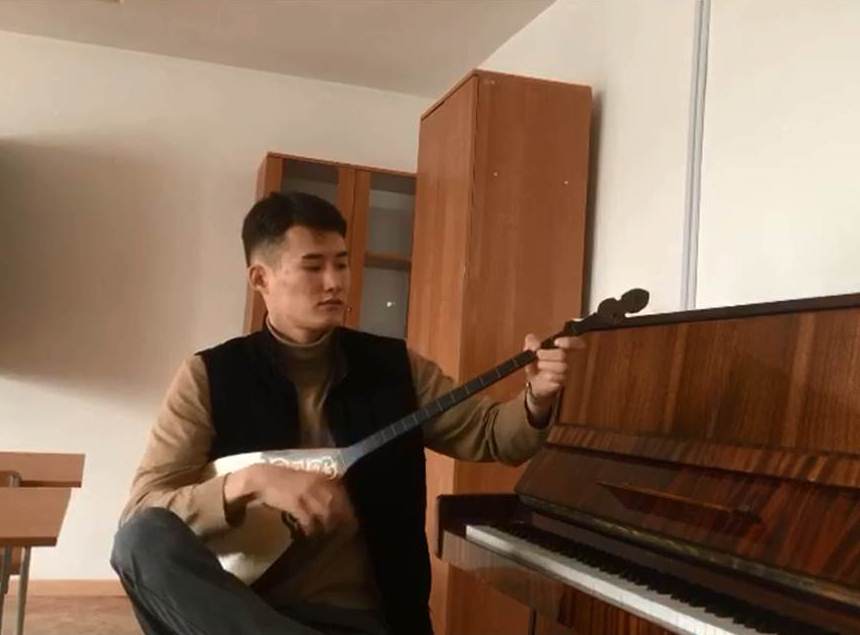 Челлендж «Домбыра тартайық!»