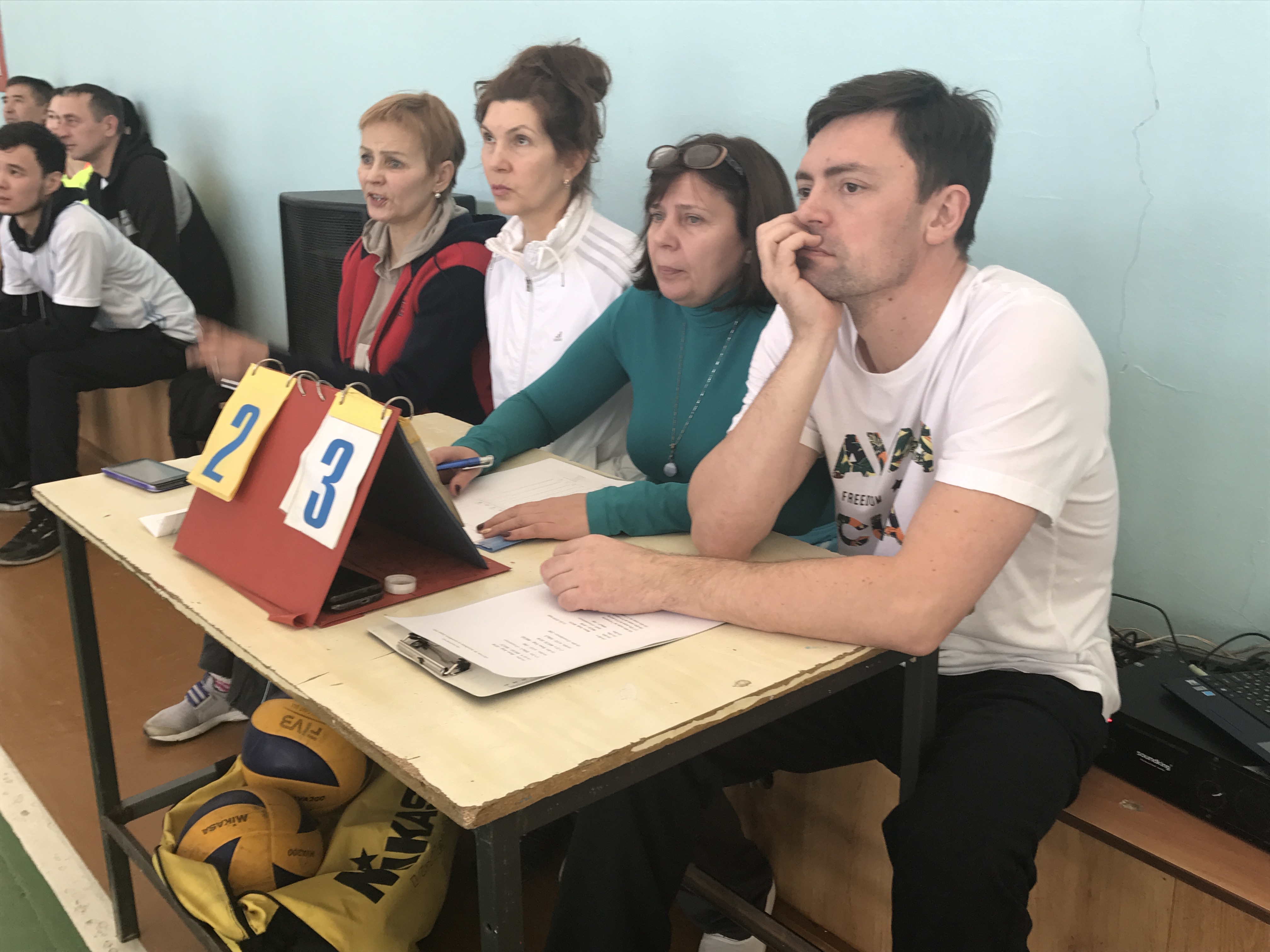 ТжӘИ оқытушылары волейболдан жарысқа қатысып, 5 орын иеленді