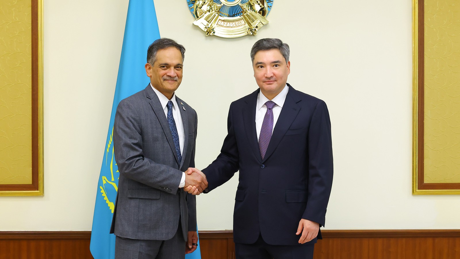 Olzhas Bektenov Held a Meeting with University of Arizona President Suresh Garimella