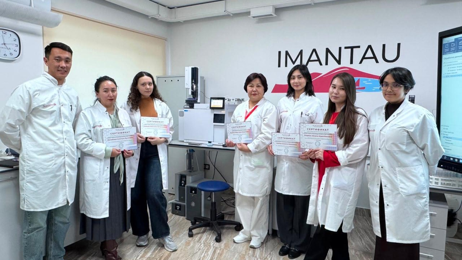 Kozybayev University қызметкерлері хроматографиялық жабдықтармен жұмыс істеу бойынша біліктіліктерін арттырды